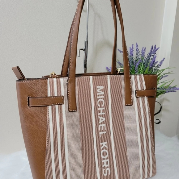 ❌️SOLD❌️ - Picture 4 of 11